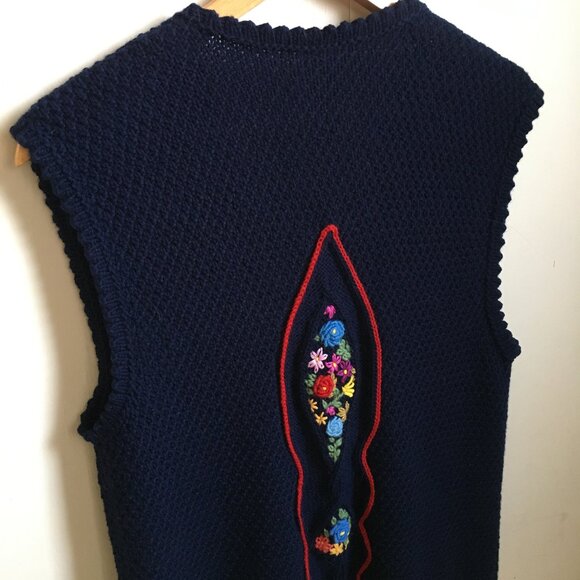 Hand Knit Cottagecore Wool Knit Floral Vest - Picture 7 of 14